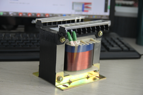 創穩控制變壓器實景拍攝圖